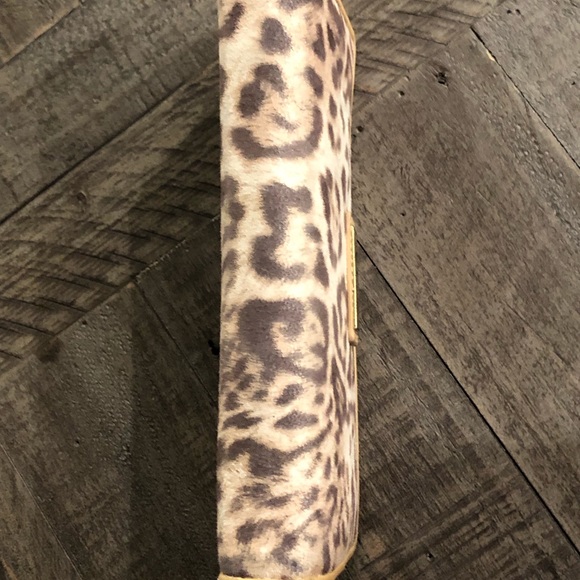 ❤️Gigi Hill Rita Wallet. Tons of space and slot to keep organized - Picture 3 of 13